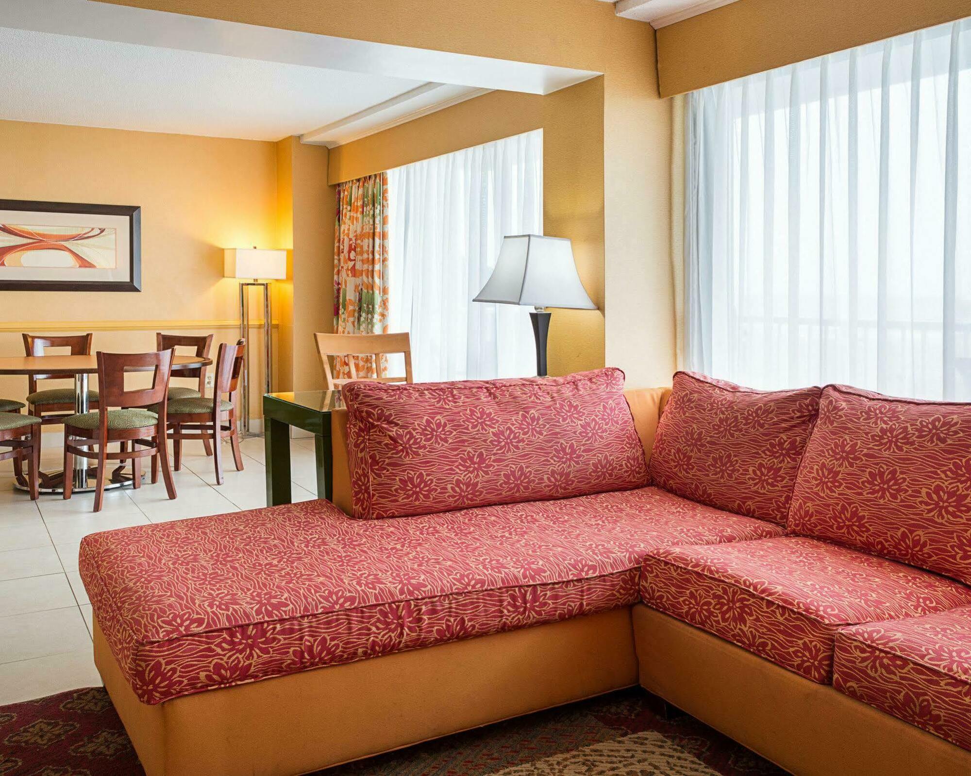 Coastal Hotel & Suites Virginia Beach - Oceanfront ภายนอก รูปภาพ